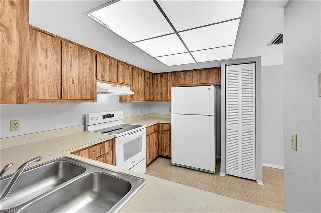 8474 Charter Club CIR # 13, FORT MYERS FL 33919-12