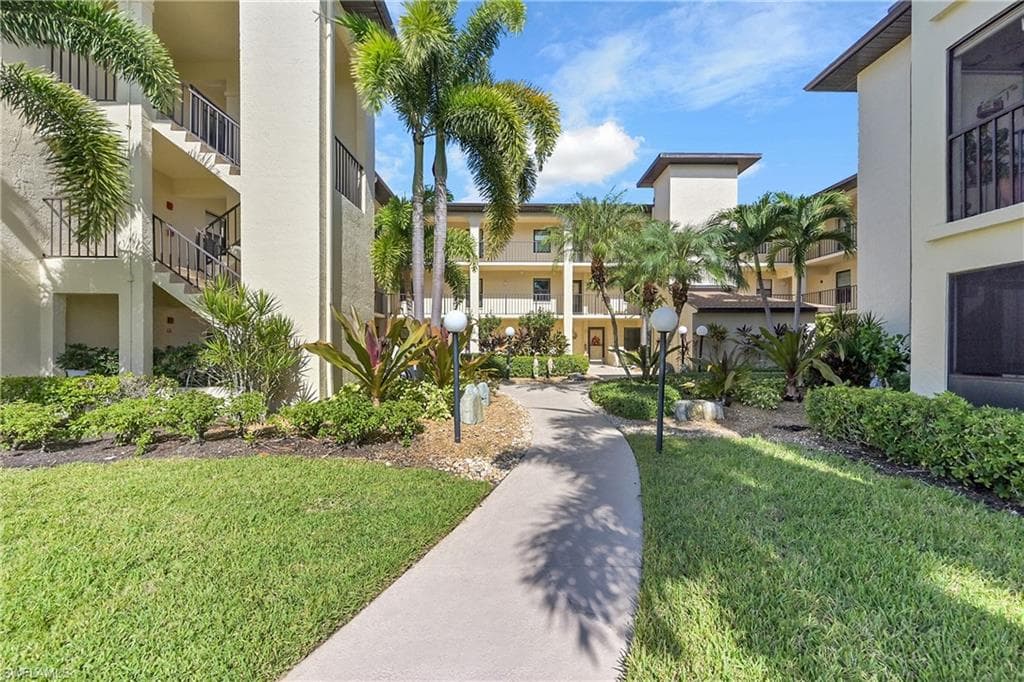 8474 Charter Club CIR # 13, FORT MYERS FL 33919-2