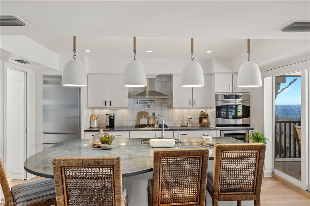 1 Sunset Captiva LN, CAPTIVA FL 33924-8