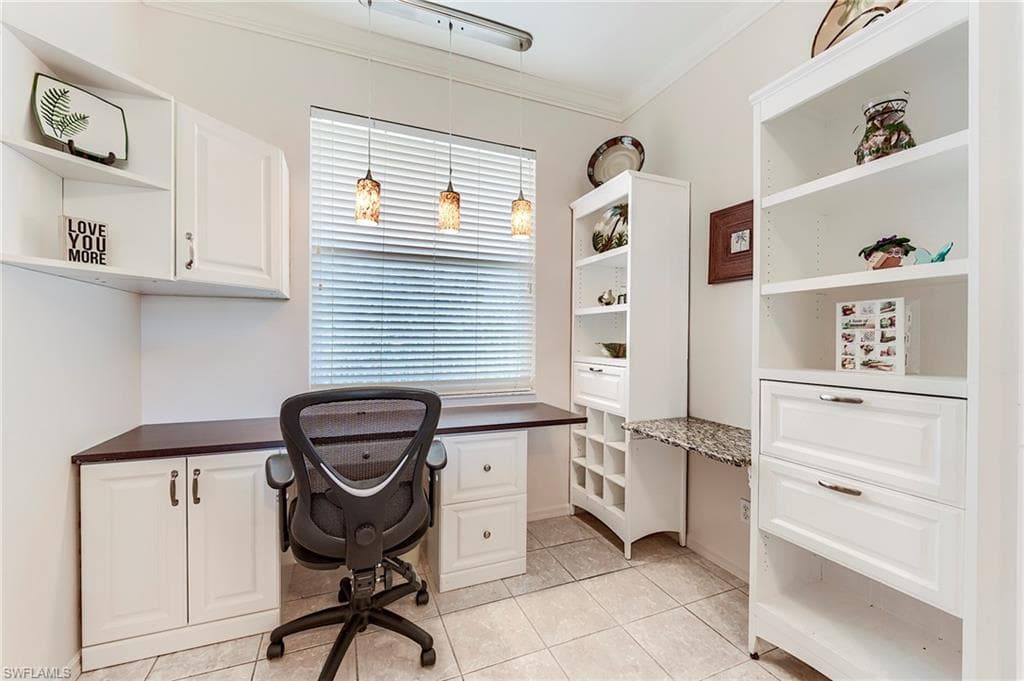 8680 Cedar Hammock CIR # 143, NAPLES FL 34112-4