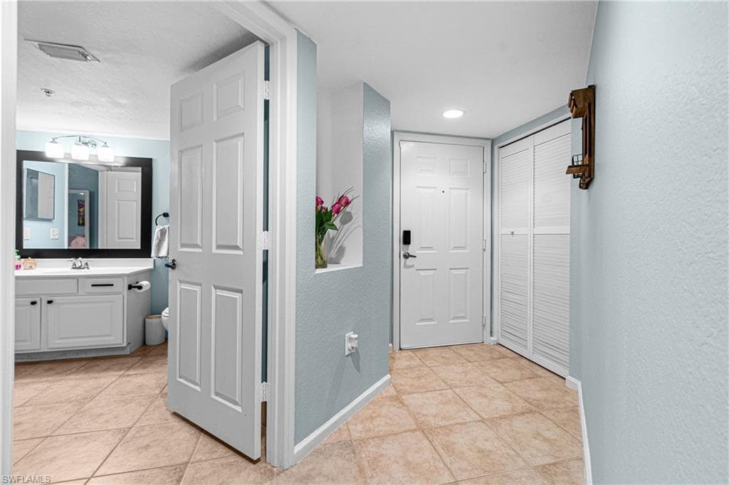 4121 Residence DR # 303, FORT MYERS FL 33901-35