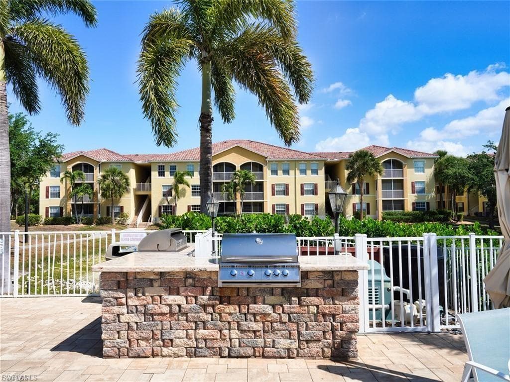 4121 Residence DR # 303, FORT MYERS FL 33901-23