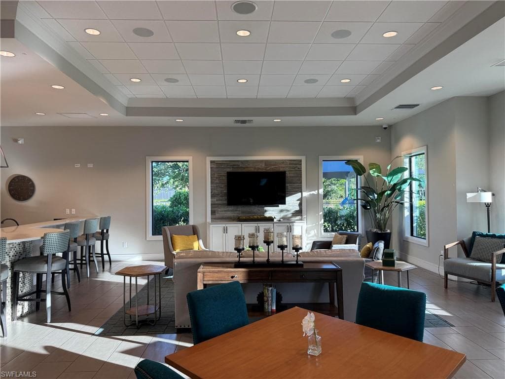 9241 Holden DR, FORT MYERS FL 33967-28