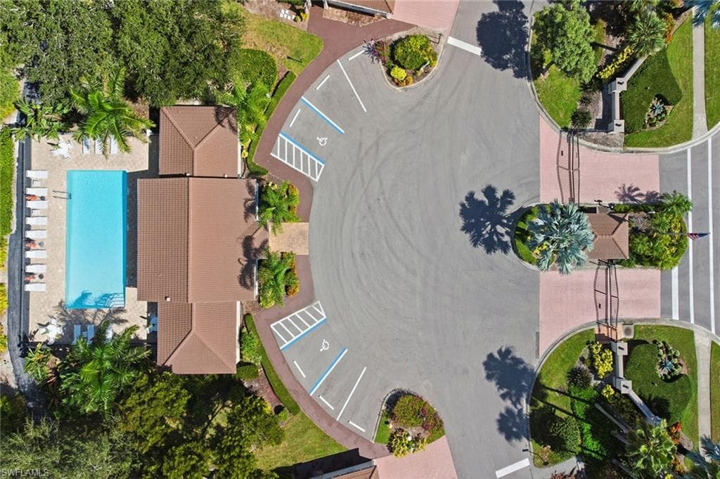 900 Diamond CIR # 905, NAPLES FL 34110-41