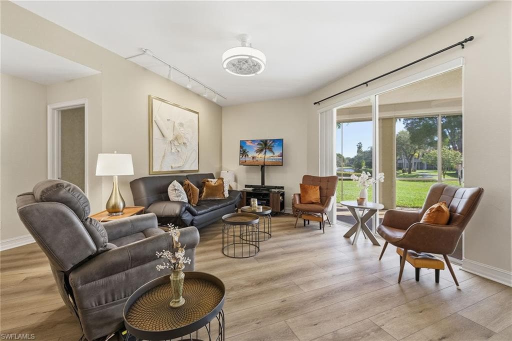 900 Diamond CIR # 905, NAPLES FL 34110-12