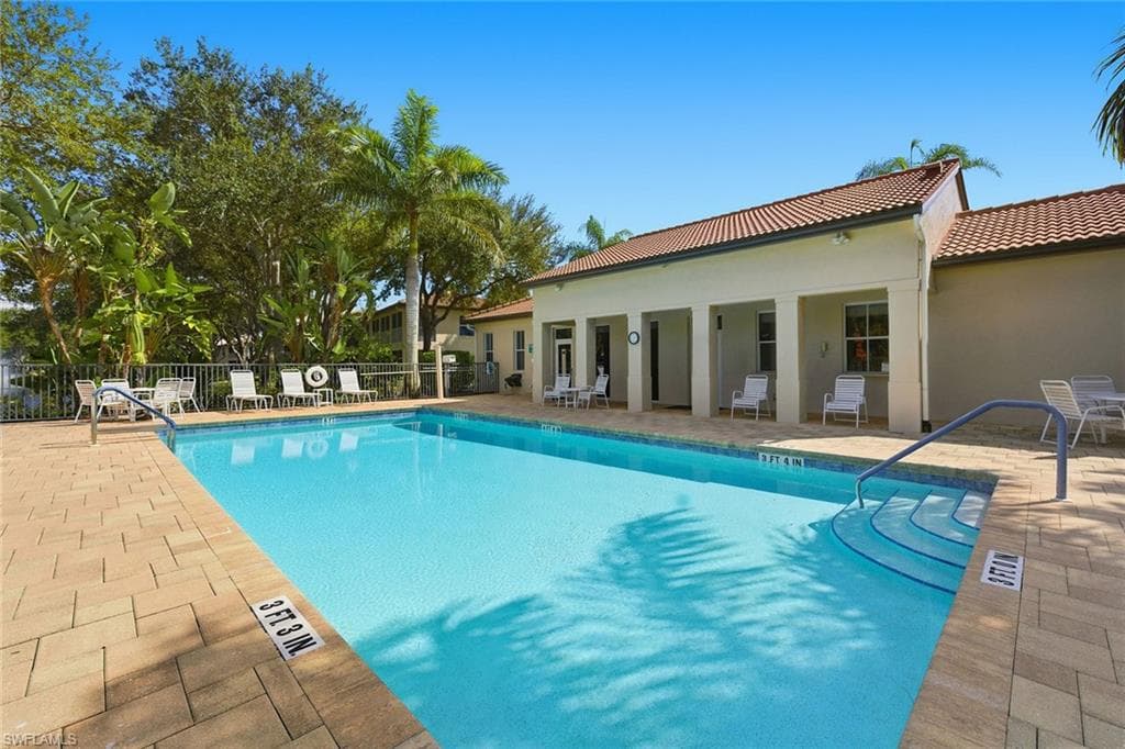 900 Diamond CIR # 905, NAPLES FL 34110-42