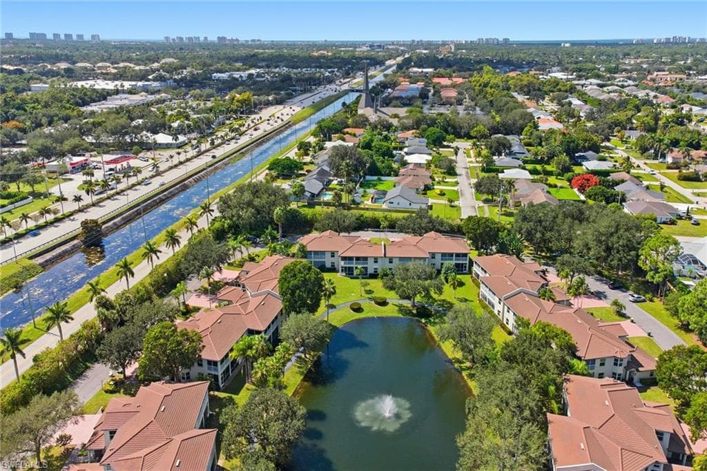 900 Diamond CIR # 905, NAPLES FL 34110-35