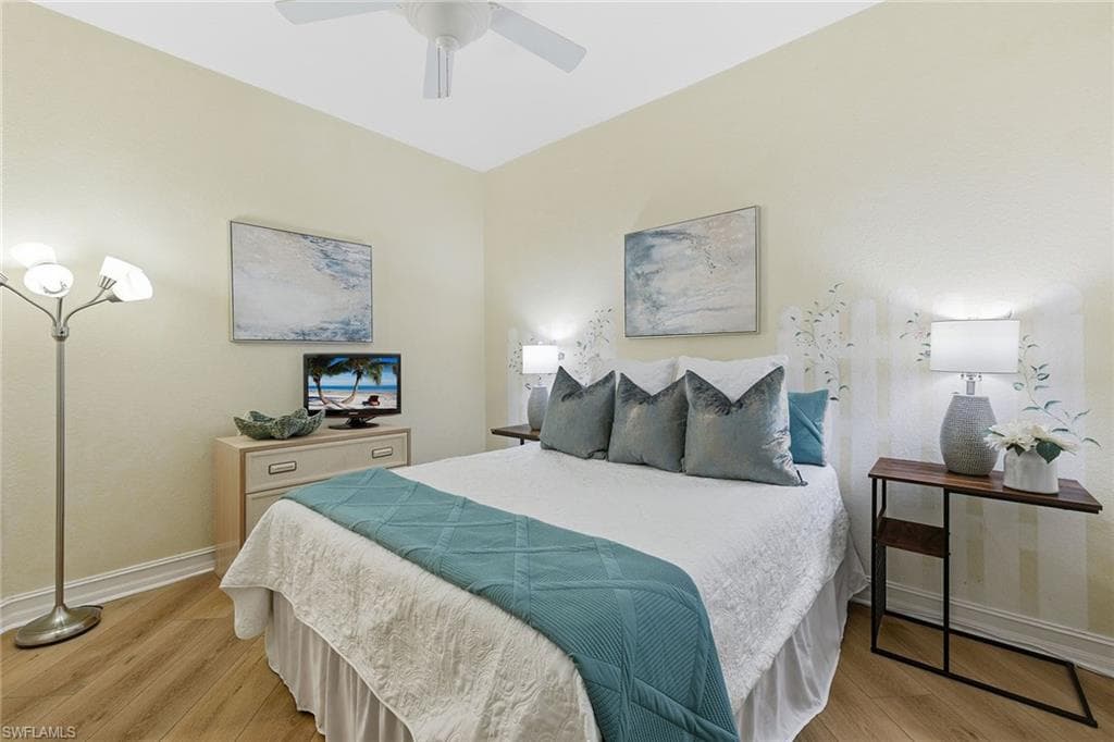 900 Diamond CIR # 905, NAPLES FL 34110-23