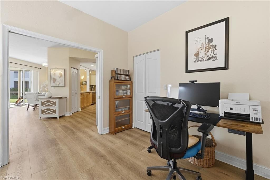 900 Diamond CIR # 905, NAPLES FL 34110-29