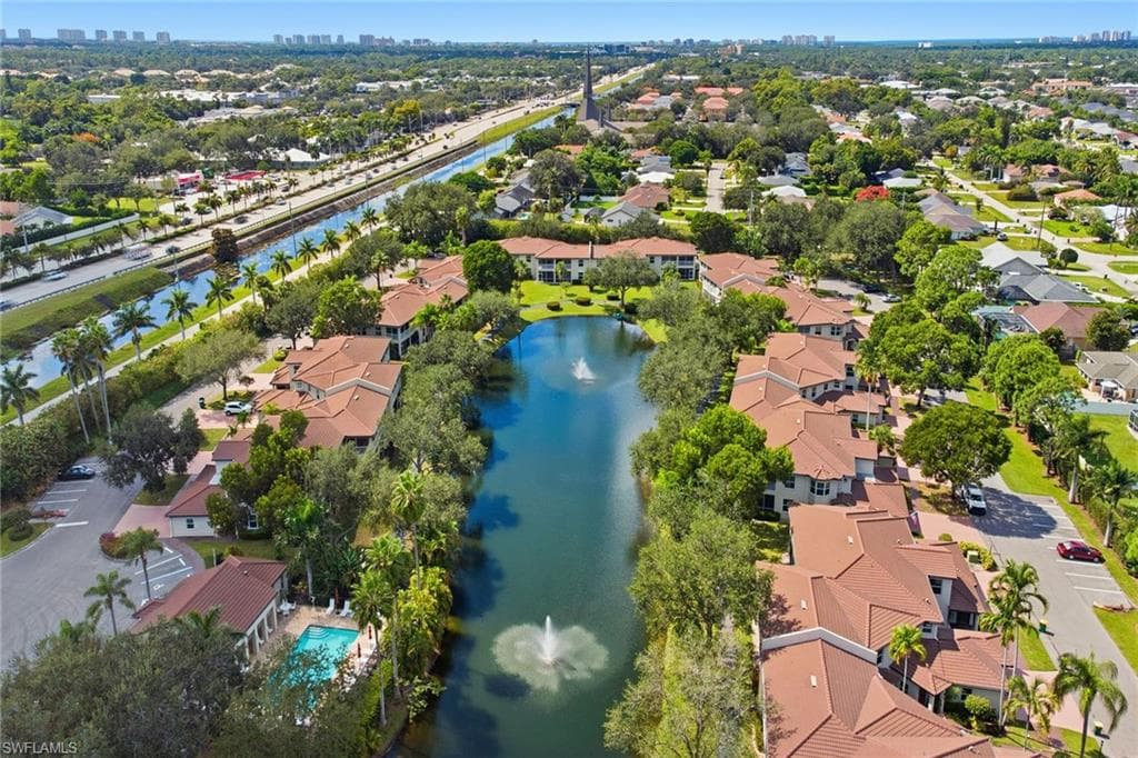 900 Diamond CIR # 905, NAPLES FL 34110-33