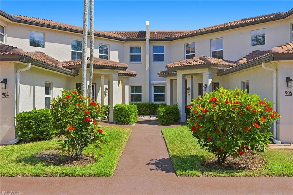 900 Diamond CIR # 905, NAPLES FL 34110-37