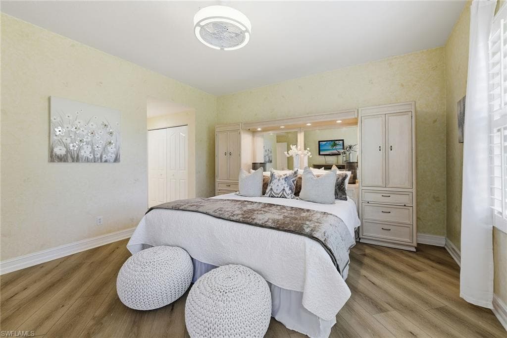 900 Diamond CIR # 905, NAPLES FL 34110-17