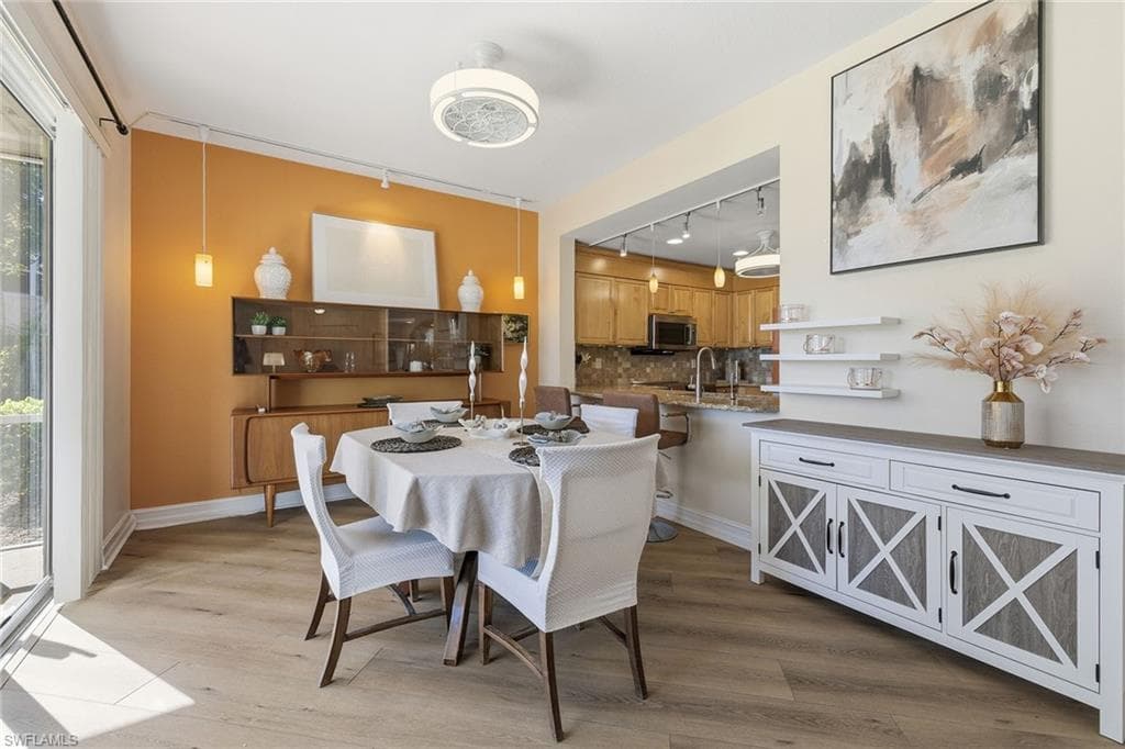 900 Diamond CIR # 905, NAPLES FL 34110-10