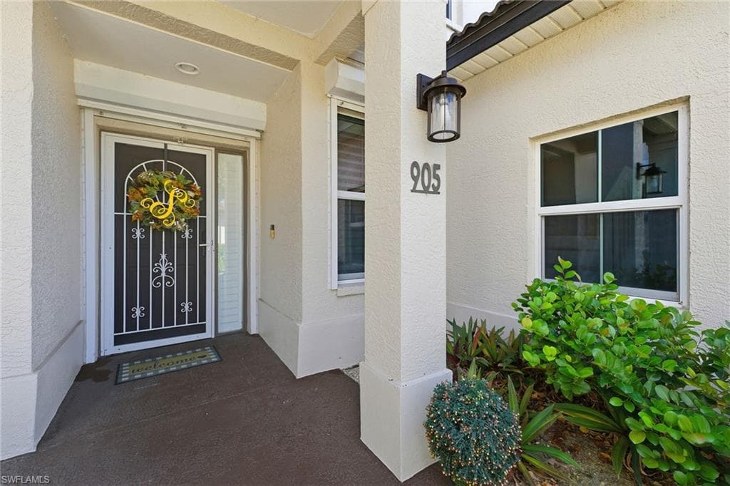 900 Diamond CIR # 905, NAPLES FL 34110-39