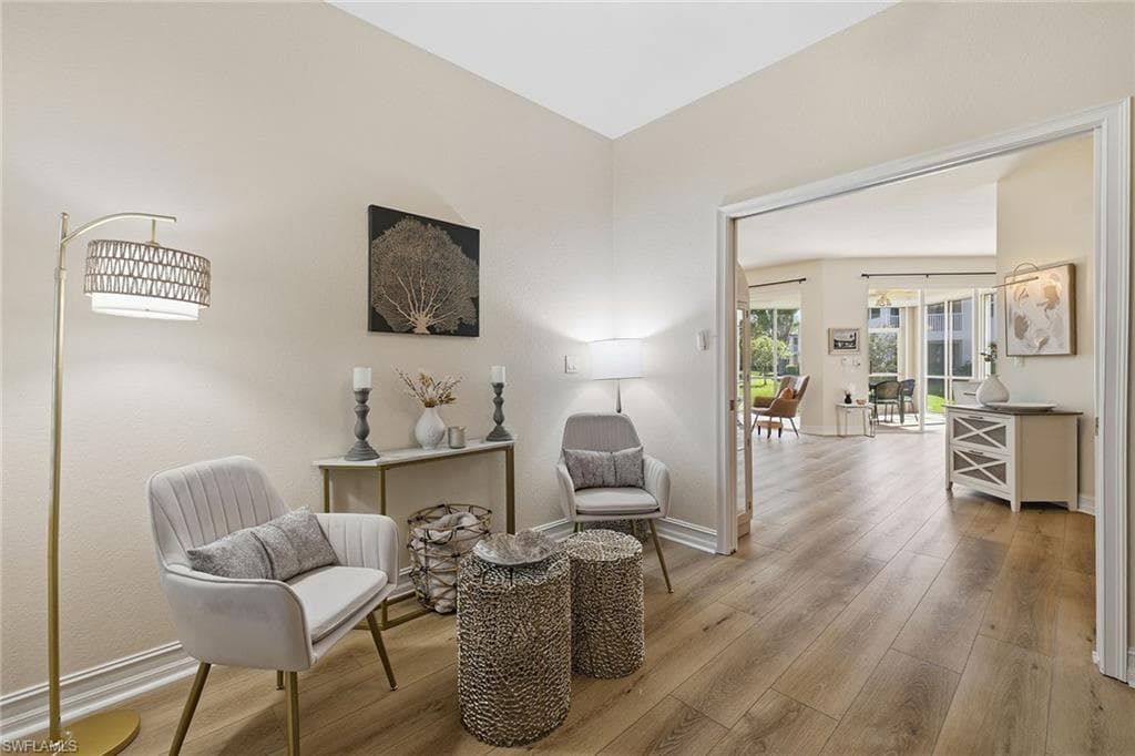 900 Diamond CIR # 905, NAPLES FL 34110-28