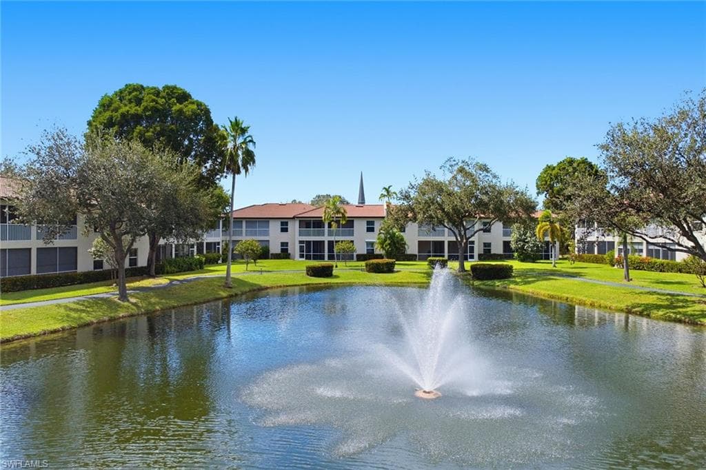 900 Diamond CIR # 905, NAPLES FL 34110-3