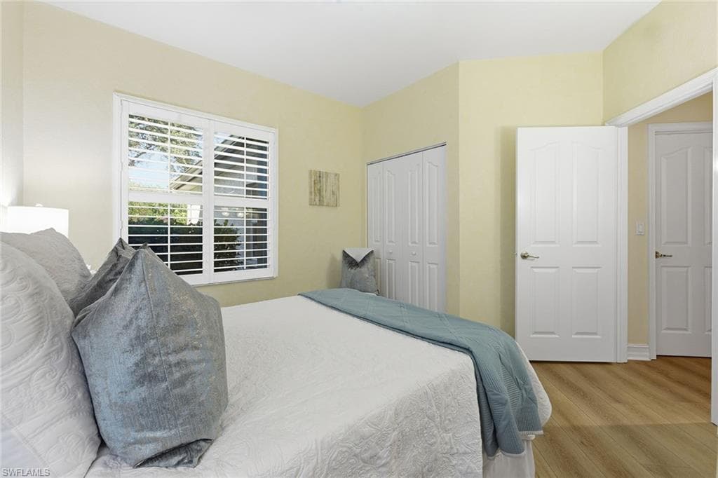 900 Diamond CIR # 905, NAPLES FL 34110-24