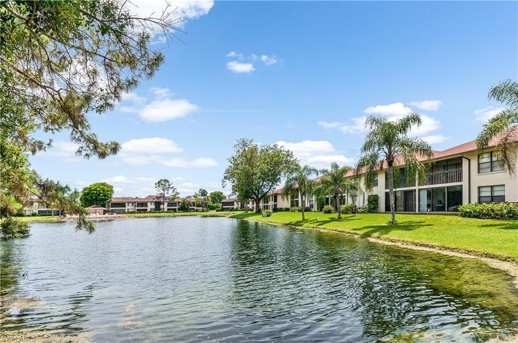 500 Misty Pines CIR # 203, NAPLES FL 34105-12