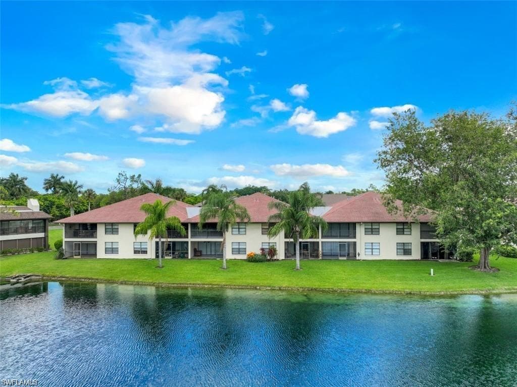 500 Misty Pines CIR # 203, NAPLES FL 34105-13