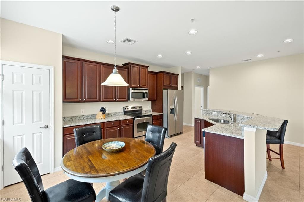 3742 Pino Vista WAY # 4, ESTERO FL 33928-8