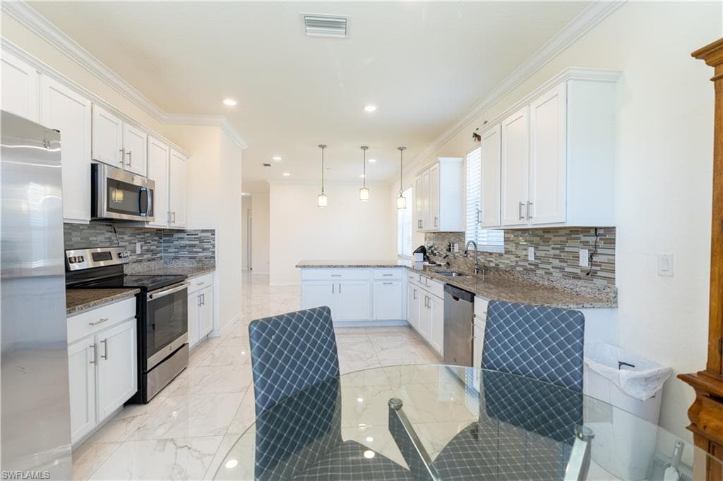 3669 Crimson LN, FORT MYERS FL 33916-11