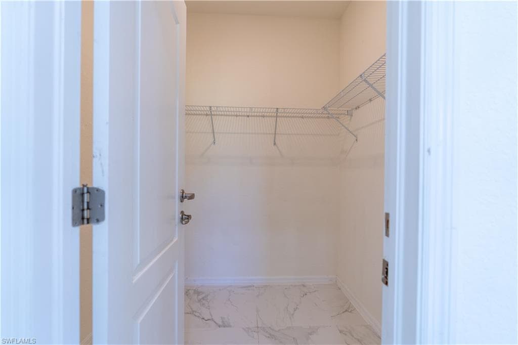 3669 Crimson LN, FORT MYERS FL 33916-32