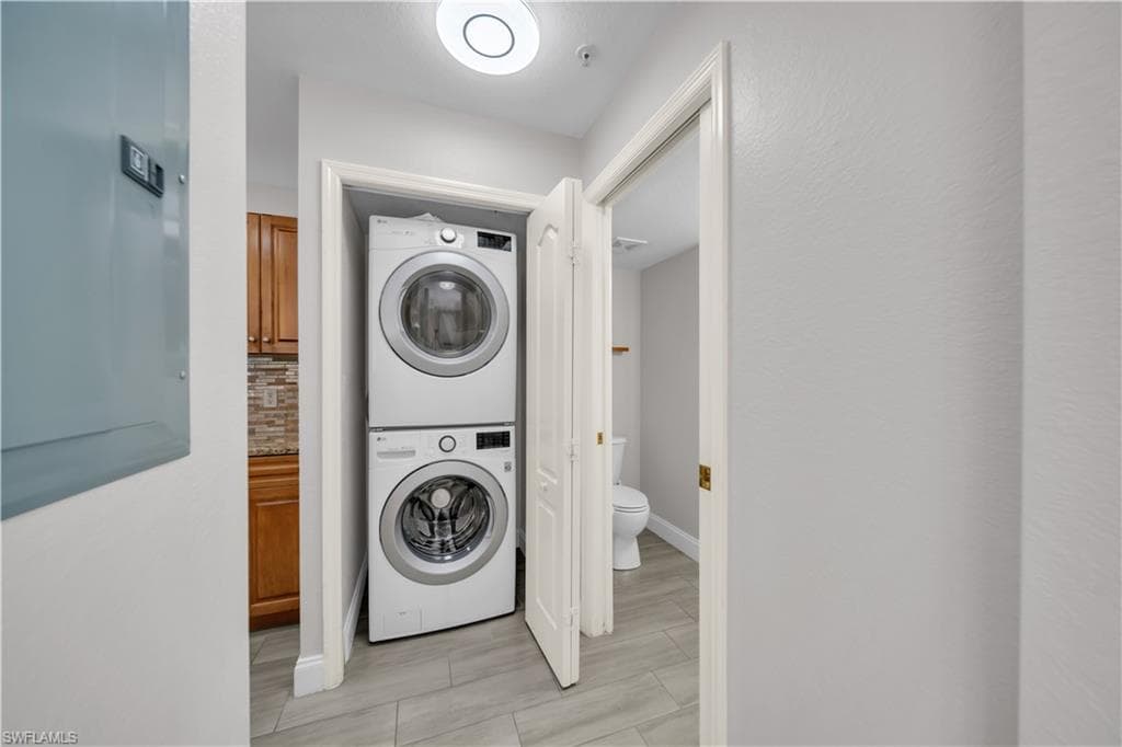 9420 Ivy Brook RUN # 301, FORT MYERS FL 33913-9