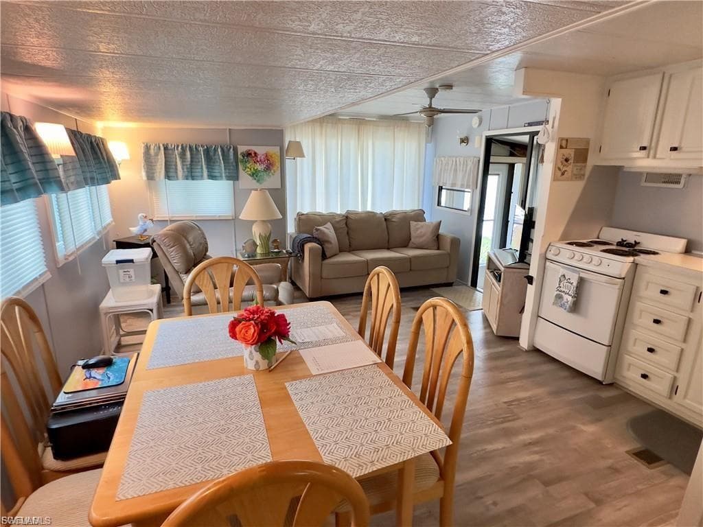 10917 Brown Pelican CIR, ESTERO FL 33928-8