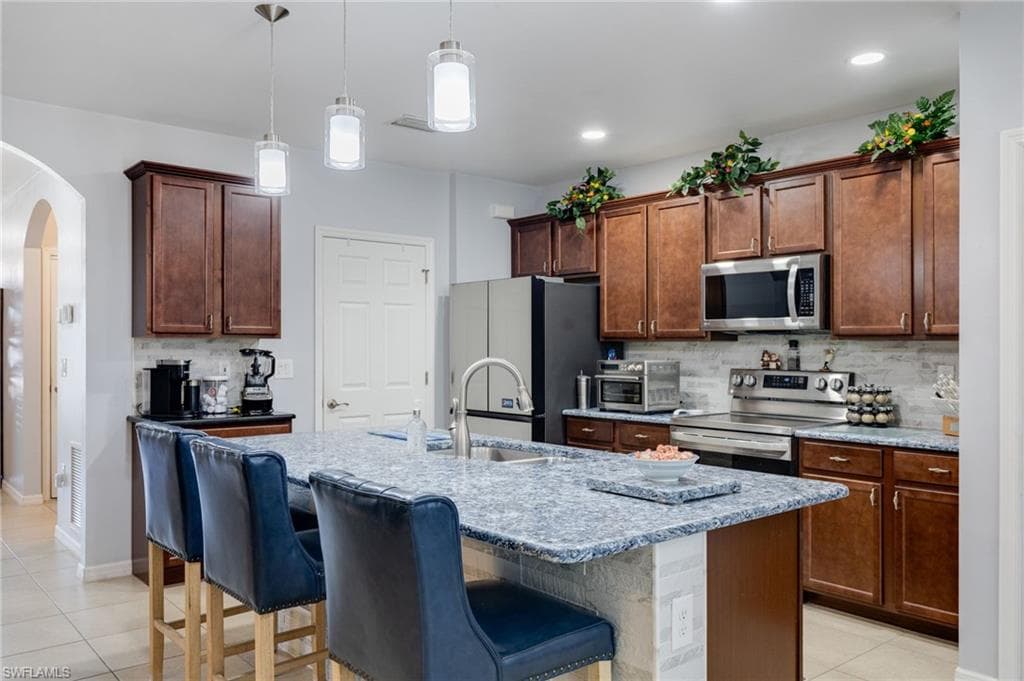 10536 Canal Brook LN, LEHIGH ACRES FL 33936-5