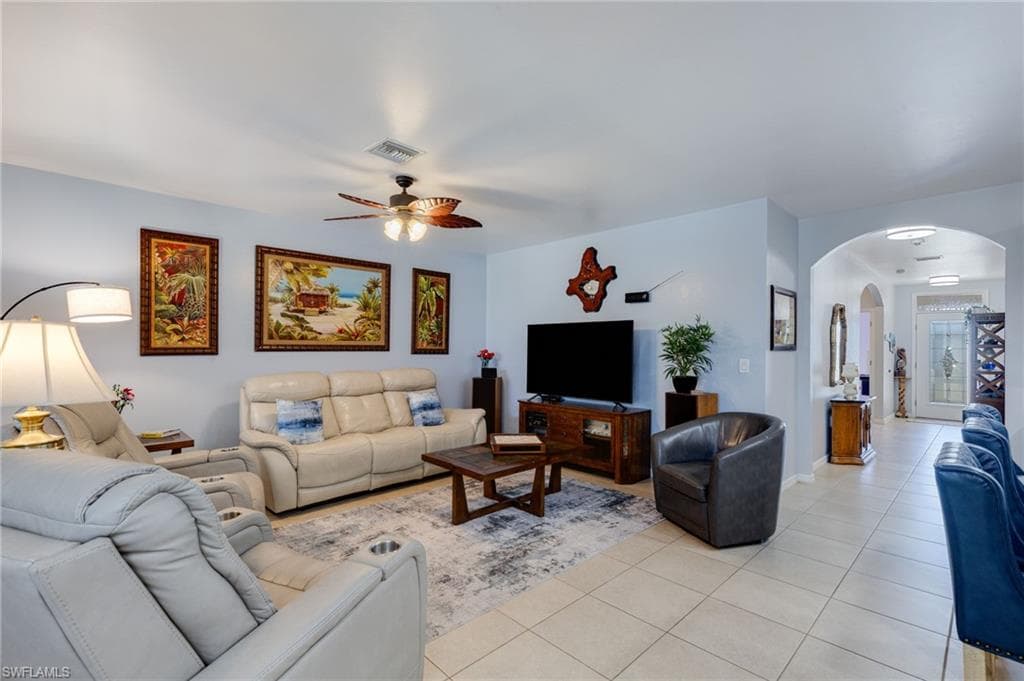 10536 Canal Brook LN, LEHIGH ACRES FL 33936-2