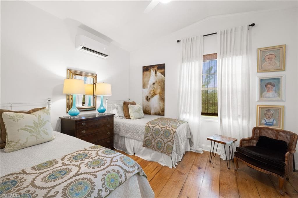 2348 Florida AVE, NAPLES FL 34112-24