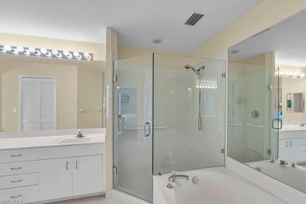 8251 Grand Palm DR # 3, ESTERO FL 33967-8