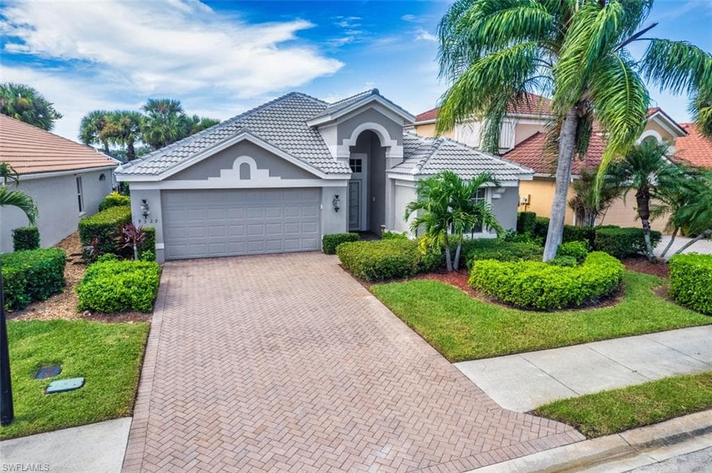 9329 Independence WAY, FORT MYERS FL 33913-2
