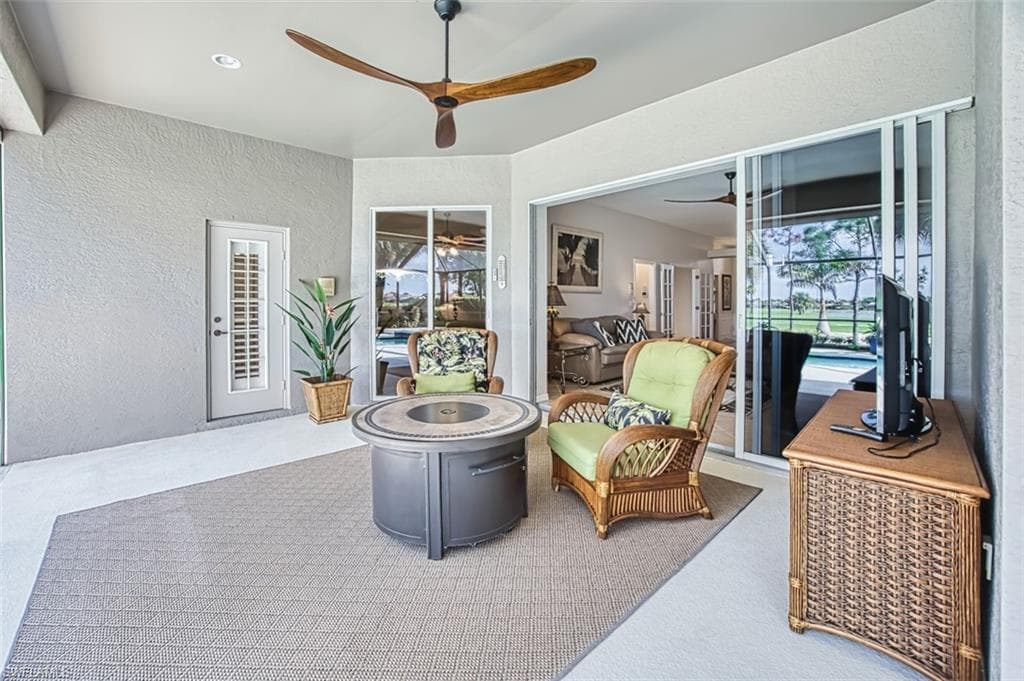 9329 Independence WAY, FORT MYERS FL 33913-24