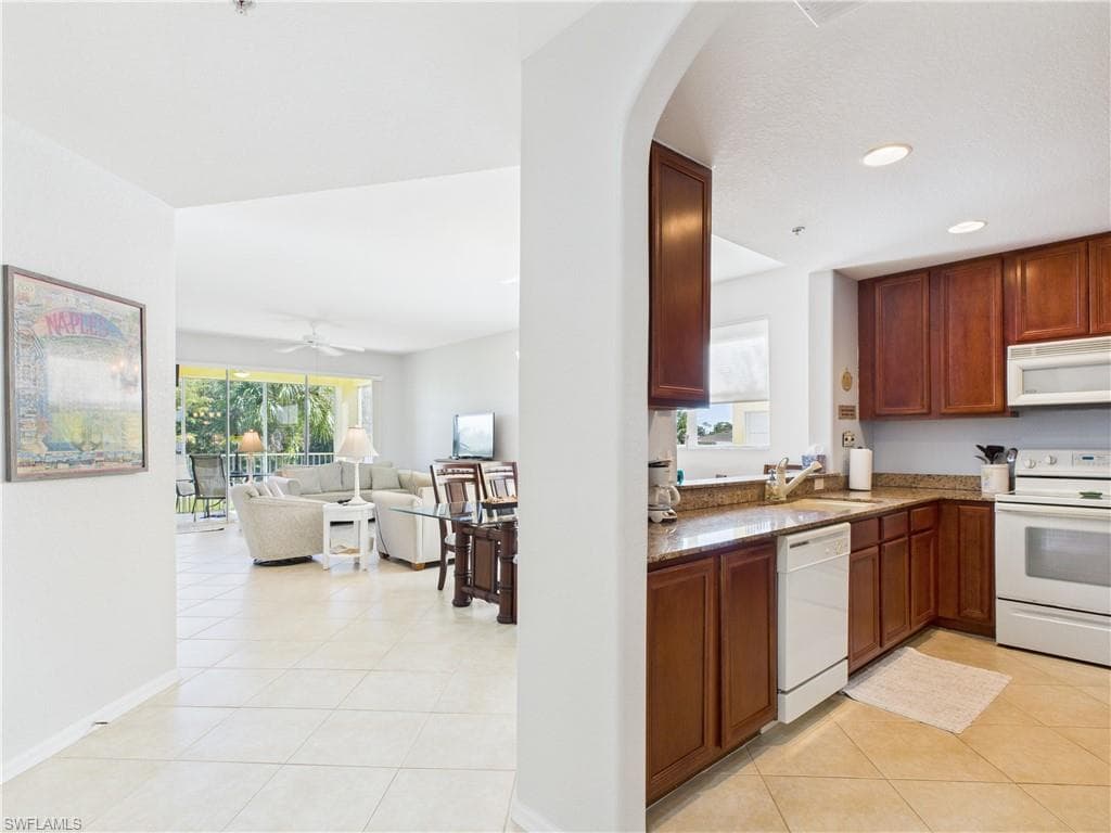 6828 Sterling Greens PL # 4206, NAPLES FL 34104-11