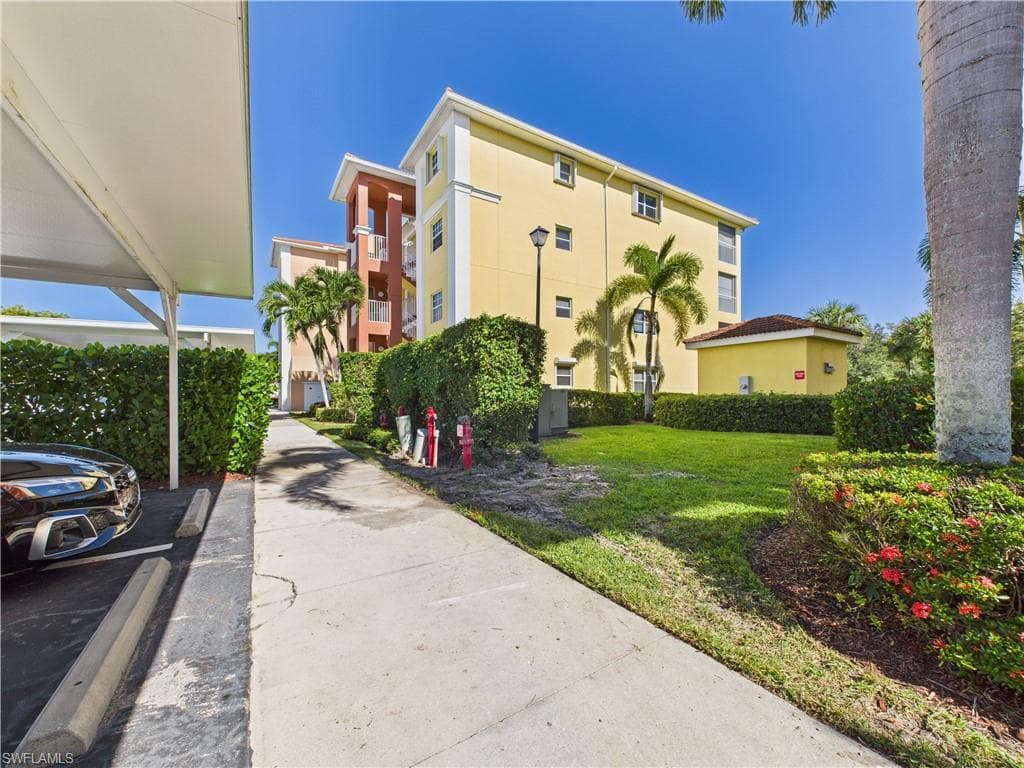 6828 Sterling Greens PL # 4206, NAPLES FL 34104-36