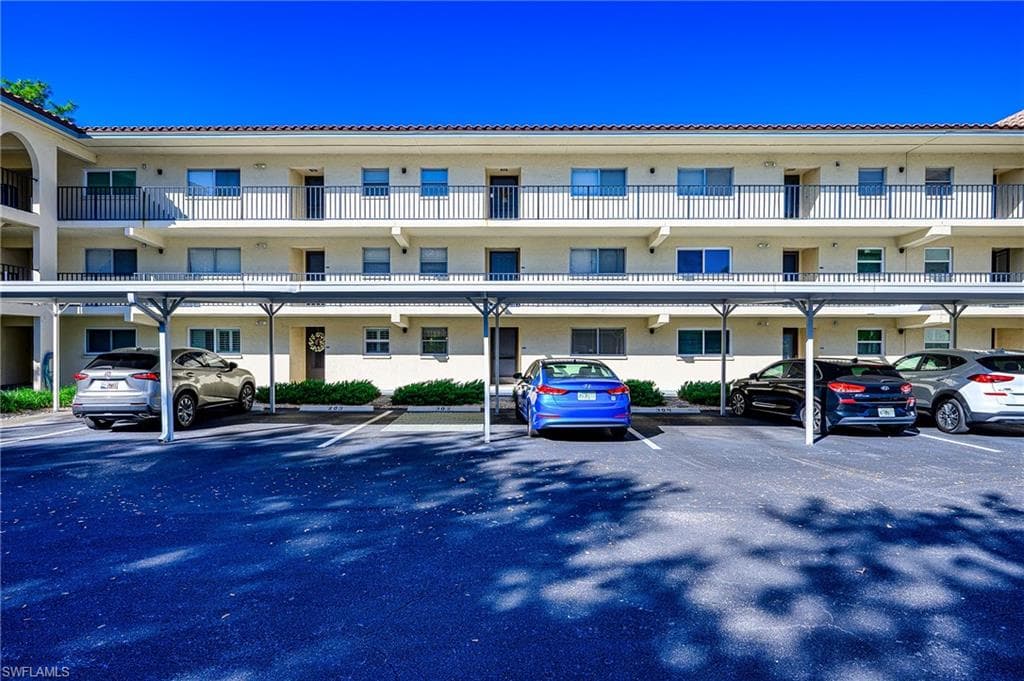 201 Quail Forest BLVD # 103, NAPLES FL 34105-26