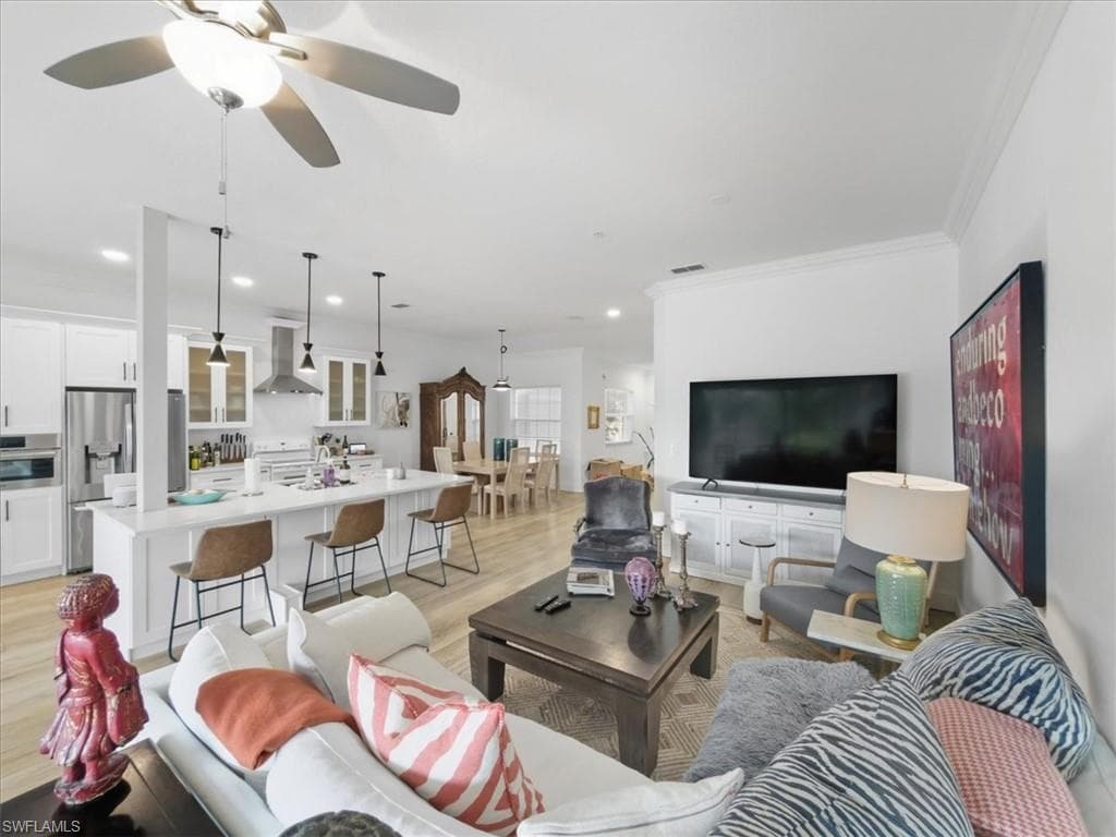 6876 Redbay Park RD # 202, NAPLES FL 34109-9