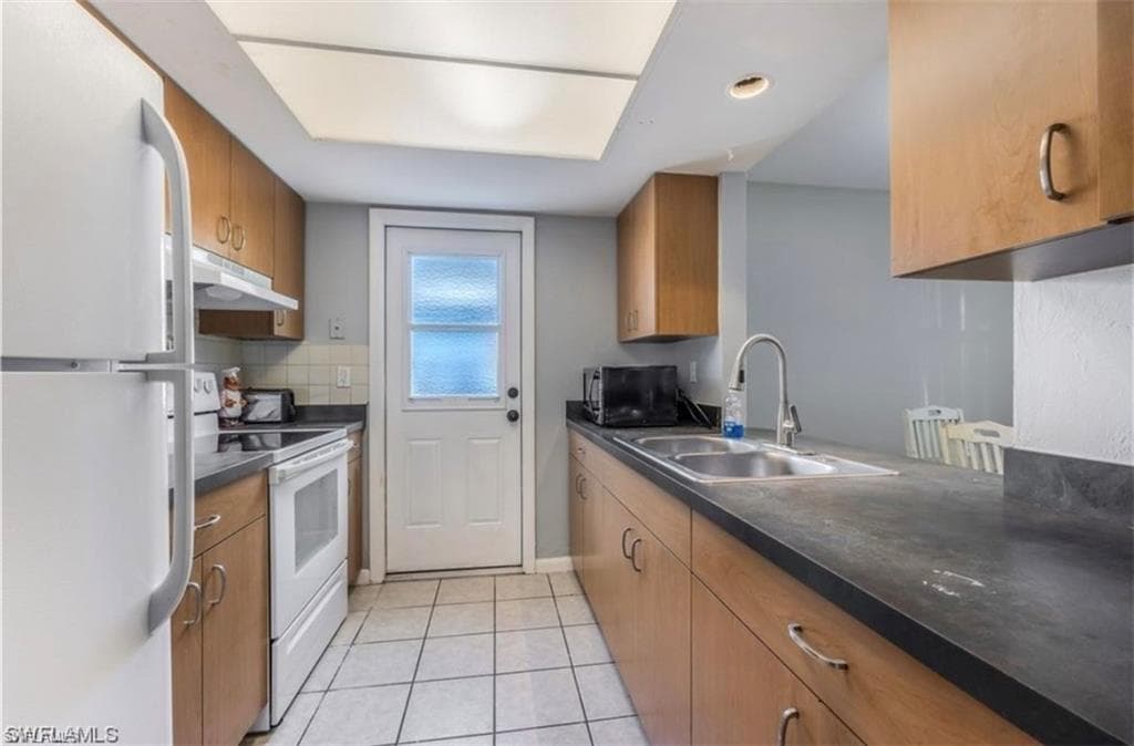 3341 Edgewood AVE, FORT MYERS FL 33916-1