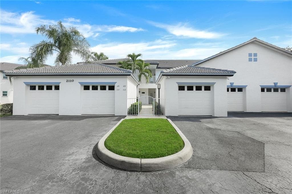 2110 Cay Lagoon DR # 122, NAPLES FL 34109-22
