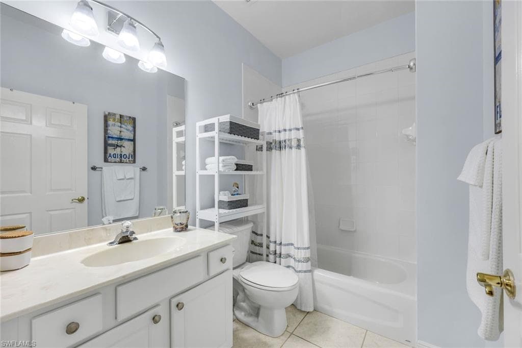 2110 Cay Lagoon DR # 122, NAPLES FL 34109-16