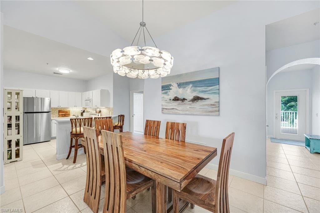 2110 Cay Lagoon DR # 122, NAPLES FL 34109-9