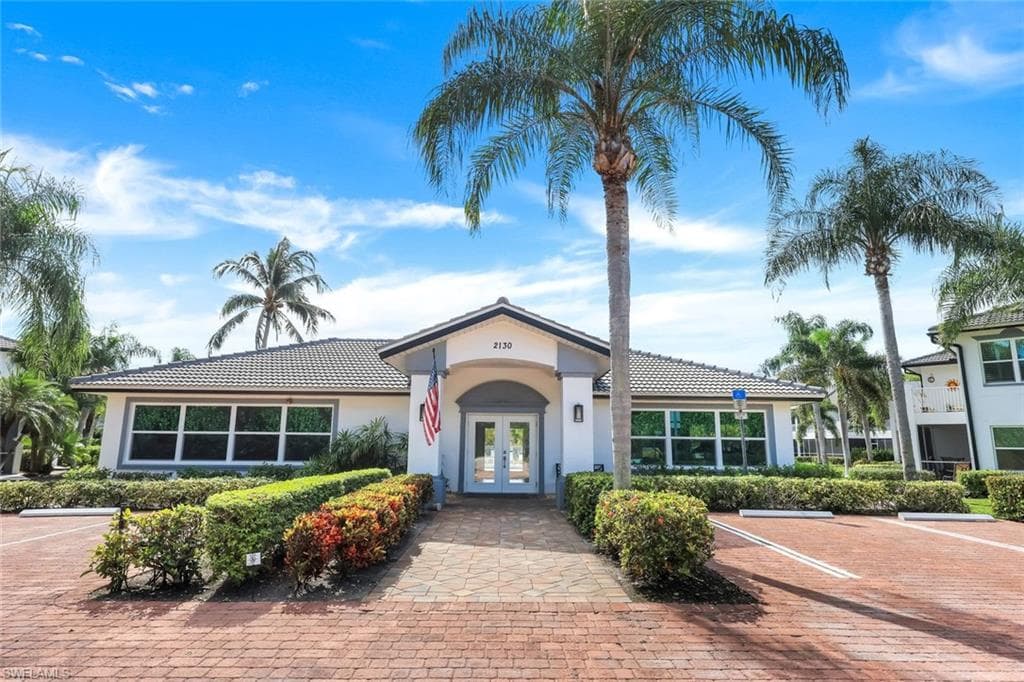 2110 Cay Lagoon DR # 122, NAPLES FL 34109-24