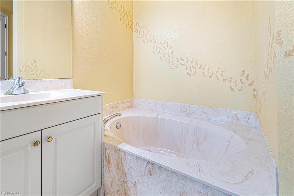 15921 Prentiss Pointe CIR # 102, FORT MYERS FL 33908-19