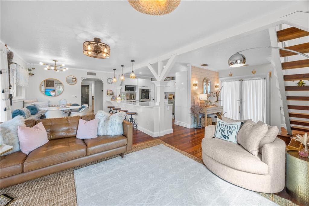 9247 Dimmick DR, SANIBEL FL 33957-5