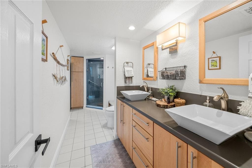 9247 Dimmick DR, SANIBEL FL 33957-23