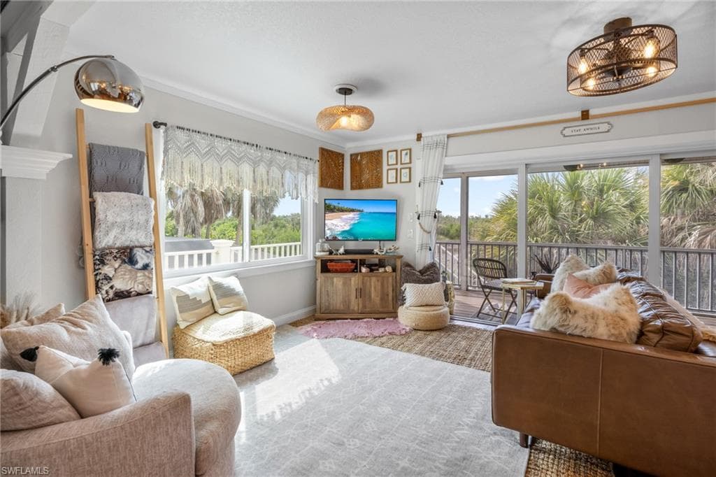 9247 Dimmick DR, SANIBEL FL 33957-7