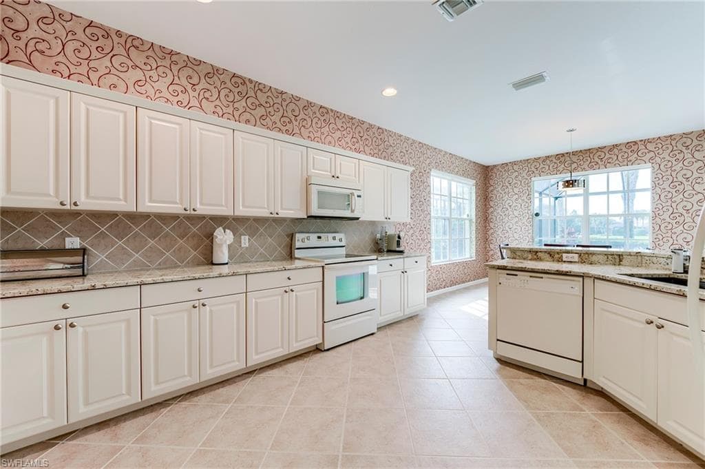 21900 Longleaf Trail DR, ESTERO FL 34135-9
