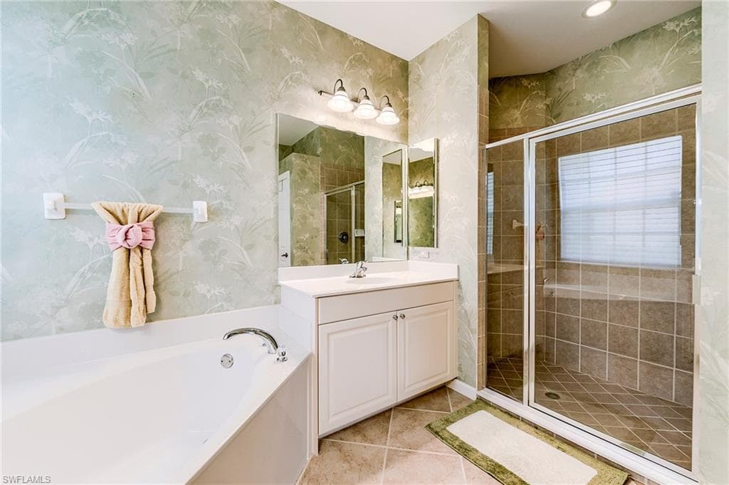 21900 Longleaf Trail DR, ESTERO FL 34135-17