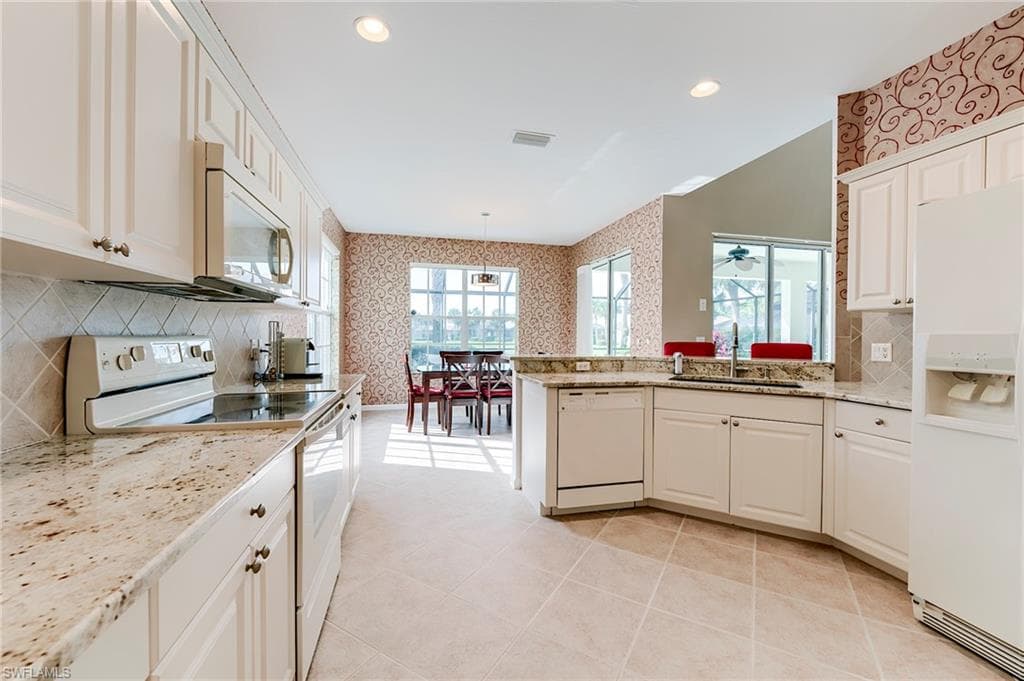 21900 Longleaf Trail DR, ESTERO FL 34135-10